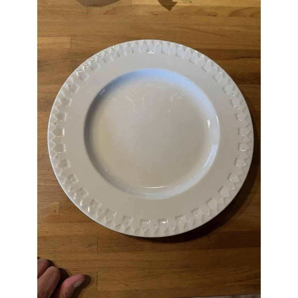 Crate and Barrel Neighborhood Kathleen Wills LOT of 5 DINNER Plates 11